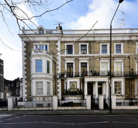 2 bedroom flat for sale in Finborough Road, Chelsea, London, SW10, SW10