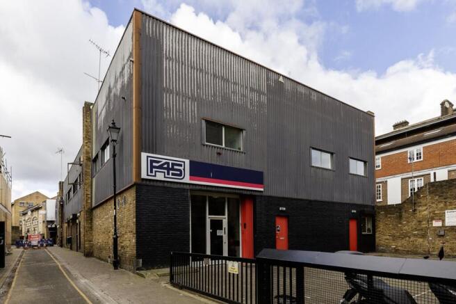 2326 St Albans Place 1.jpg
