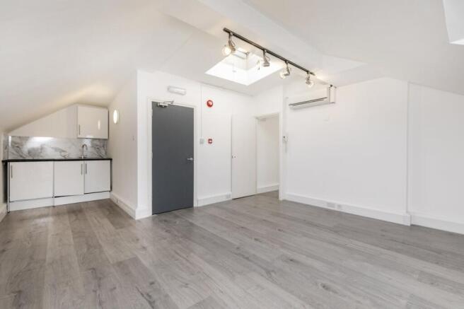 SUITE 8 Islington House 9.jpg