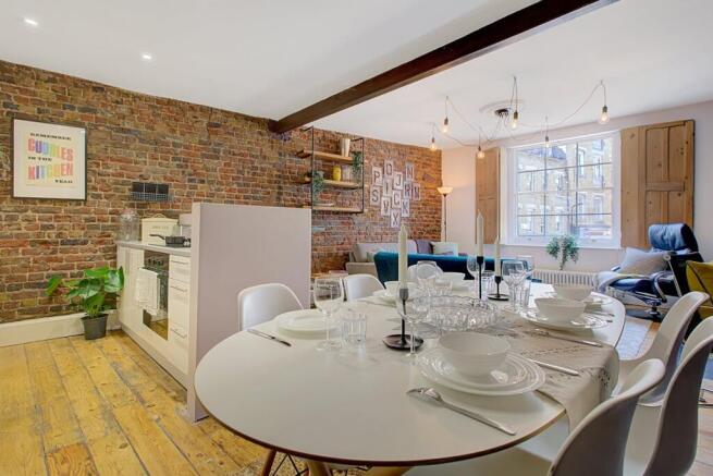Dining room 1.jpg