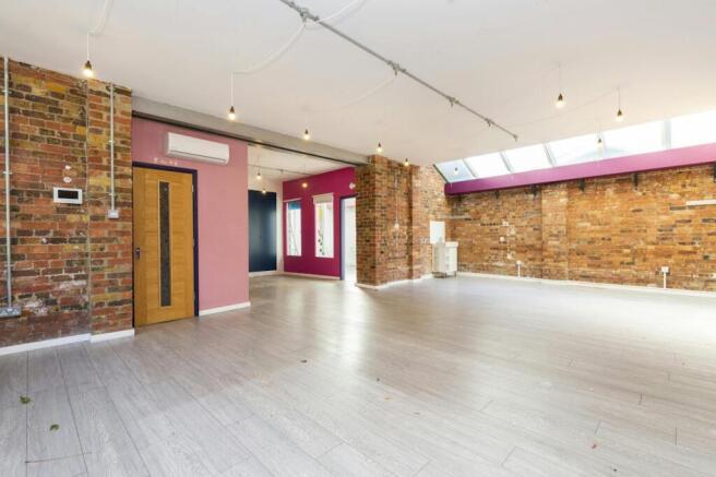 15e6c318a43622c78c6fde3a0835b0e358 Crown Works 0