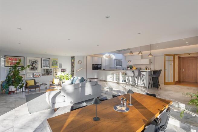Open Plan Kitchen/Diner & Living Space
