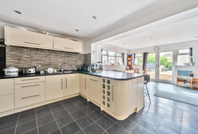 1323606-3-6881ff2...