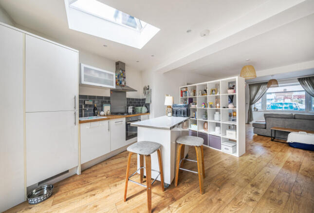 1333290-7-6890cd9...