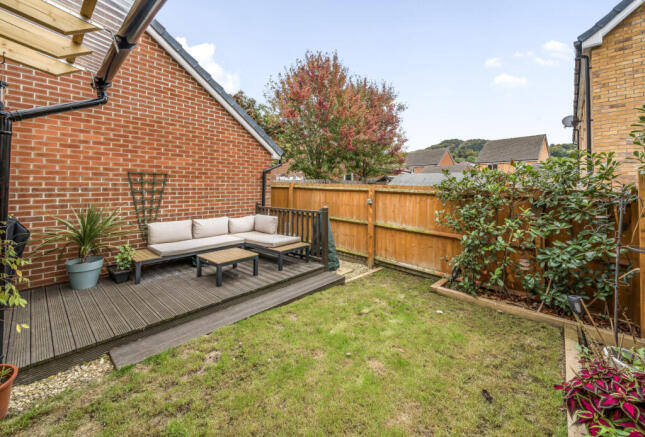 1360172-4-68e4e44...