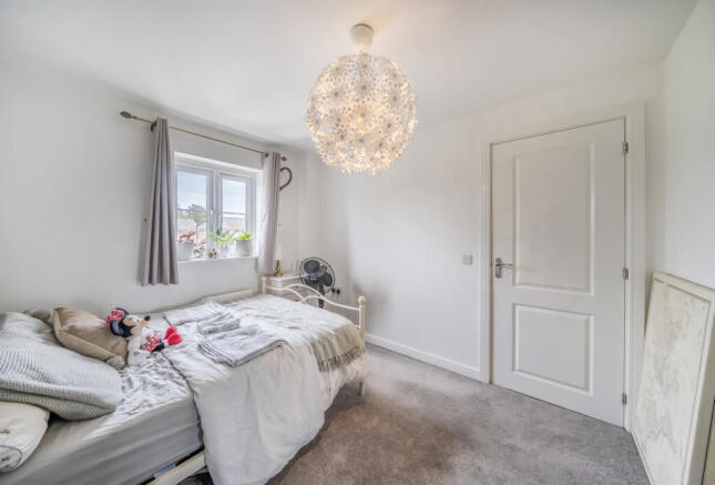 1360172-11-68e4e4...