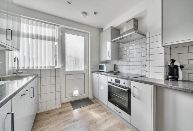 1402404-4-696f722...