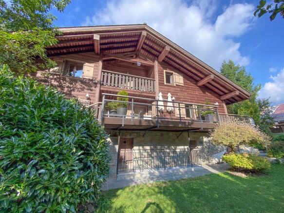 Exterior Summer