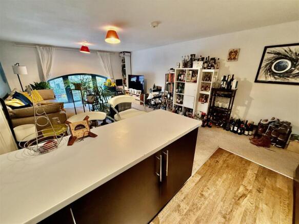 LOUNGE/KITCHEN/DINER