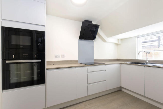 Flat 1, 105 Londo...