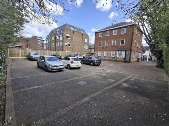 26 Bridge Street  Leatherhead 2.jpg