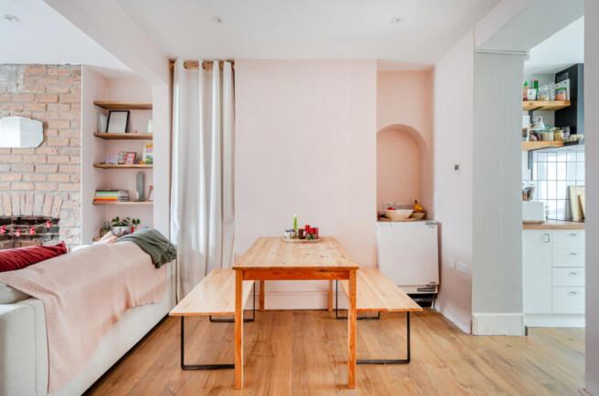 1388102-1-693a9ca...