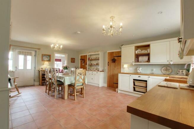 Kitchen/Dining room