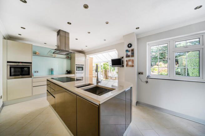 1335977-10-689f16...