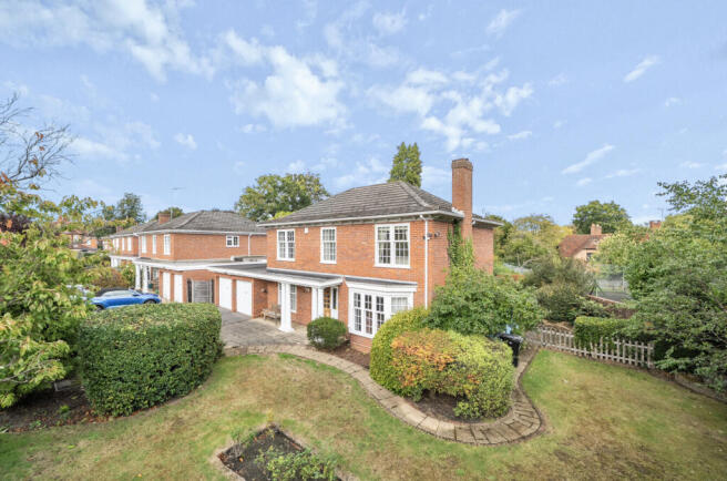 1350012-4-68c8270...