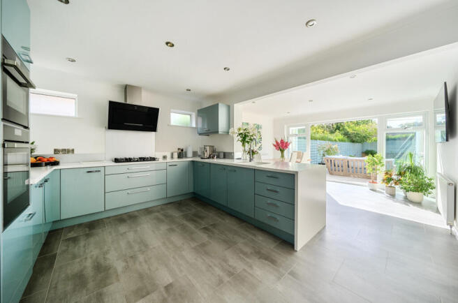 1353165-5-68c3fdc...