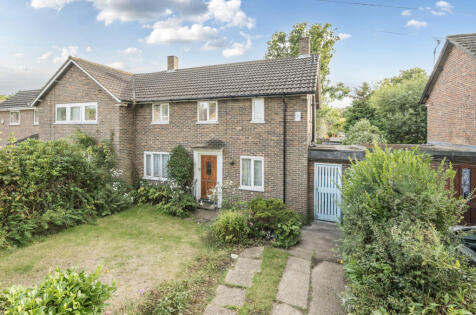 Balmoral Drive, Woking, Surrey, GU22