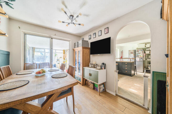 1360568-7-68dc0da...