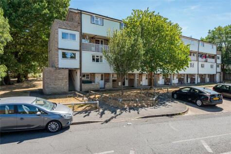 Sythwood, Woking, Surrey, GU21