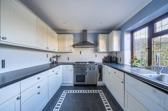 1403624-5-697a07c...