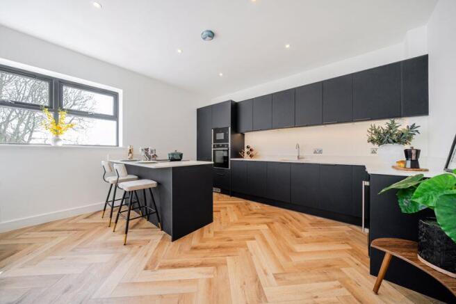 Kitchen/ Breakfast Area