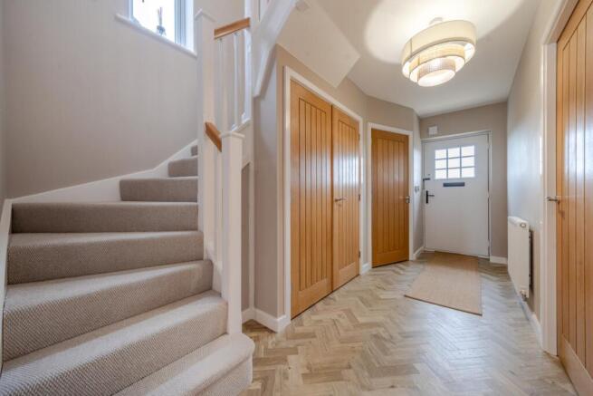 1301346-17-6835d92d78461-