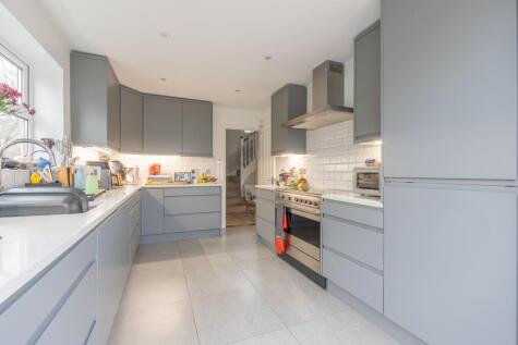 Magdalen Place, Carterton, Oxfordshire, OX18