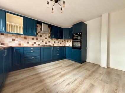 Queens Road, Carterton, Oxfordshire, OX18