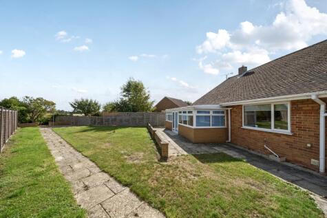 Squires Close, Brize Norton, Carterton, Oxfordshire, OX18