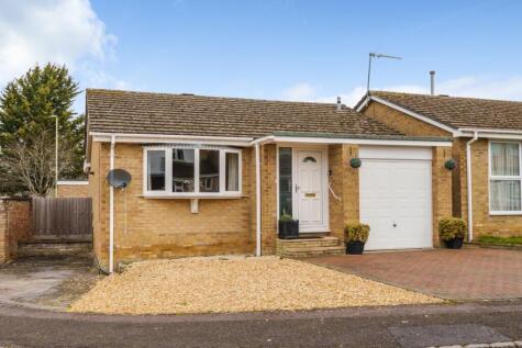 Edgeworth Drive, Carterton, Oxfordshire, OX18