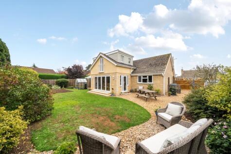 Rose Close, Carterton