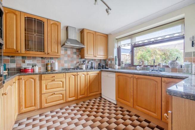 1361604-20-68e62e5173894