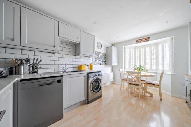 1375534-7-6908b2efe968e