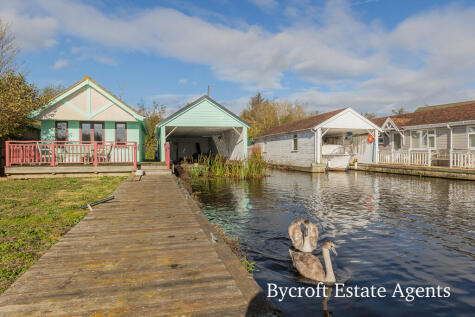 Bureside Estate, Crabbetts Marsh, Horning
