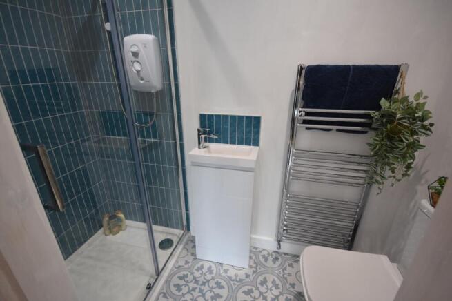 SHOWER ROOM