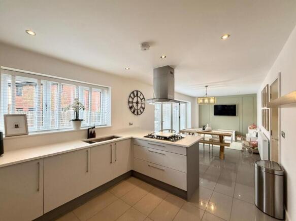 KITCHEN/DINER