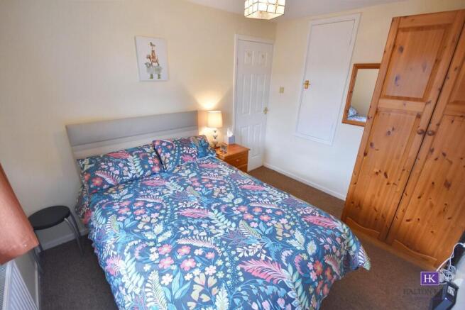 MAIN BEDROOM