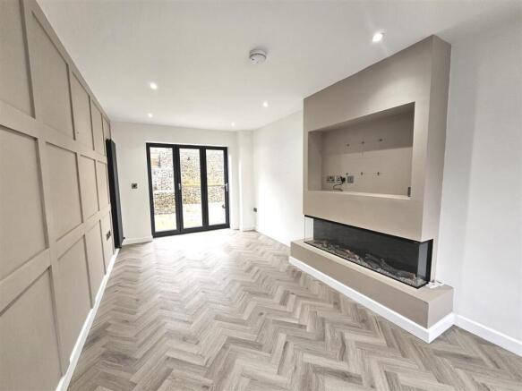 Living Room 1 of 1.jpg