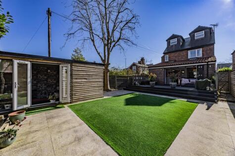 Exceptional detached period property with contemporary detailing in the heart of Hartford