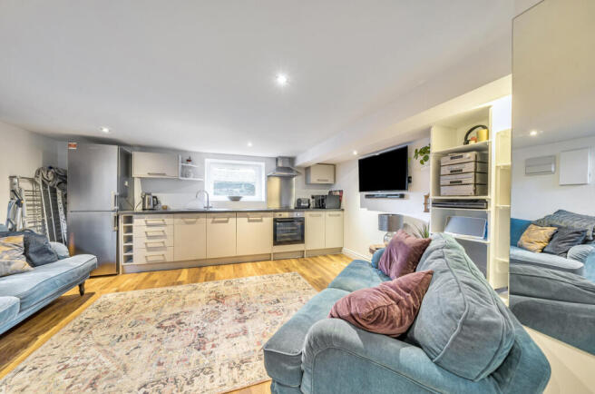 1358142-8-68d1729...