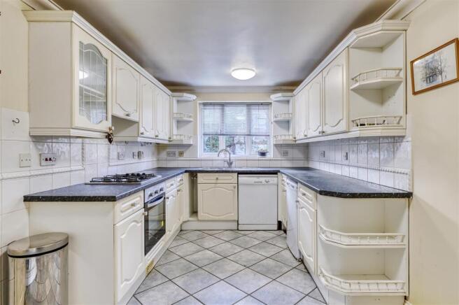 8 Jennings Close Higham-5.jpg