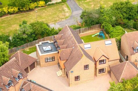 Pinks Close, Loughton, Milton Keynes, Buckinghamshire, MK5