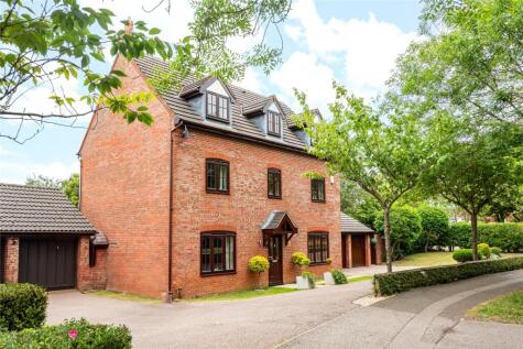 Walbank Grove, Shenley Brook End, Milton Keynes, Buckinghamshire, MK5