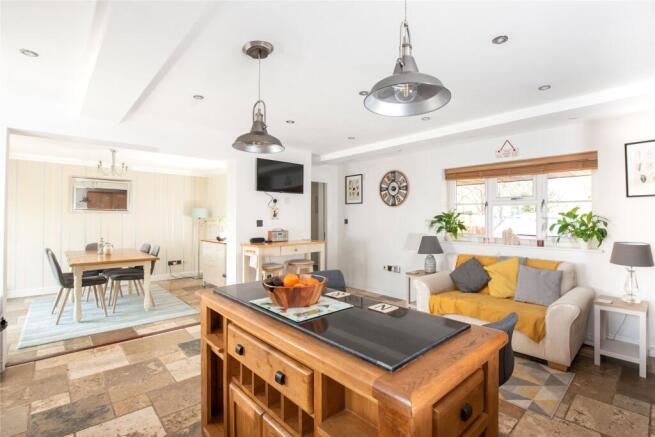 Kitchen/Breakfast Rm