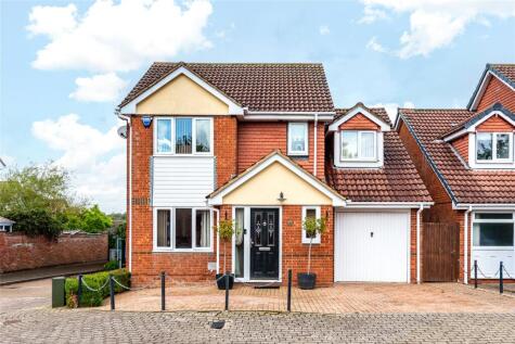 Oxwich Grove, Tattenhoe, Milton Keynes, Buckinghamshire, MK4