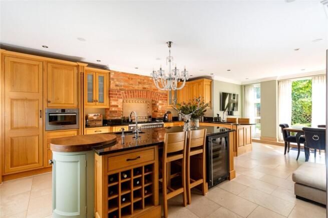 Kitchen/Breakfast Rm