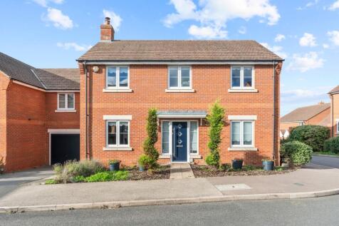 Maple Close, Pulloxhill, MK45