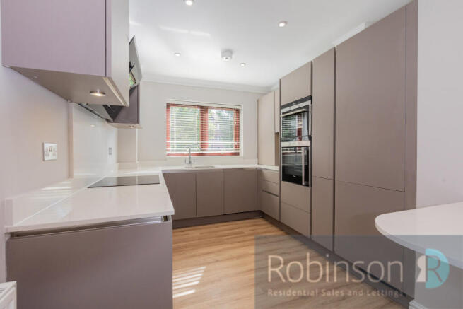 16 Lockbridge Court-11