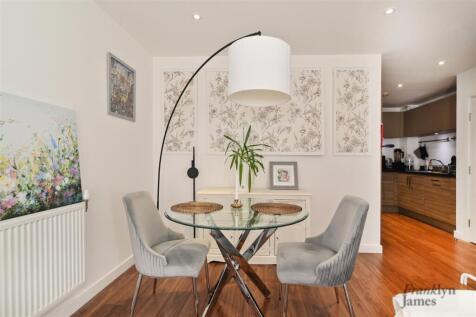 Felix Point, Epstein Square, London, E14