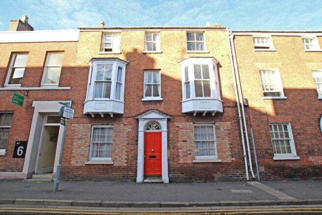 9 bedroom semi-detached house  for sale Worcester
